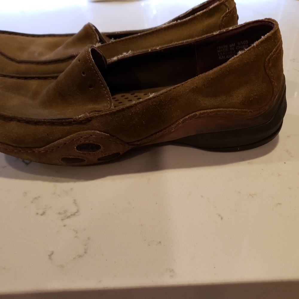 Women's shoes